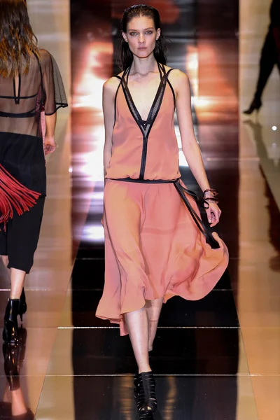 Look 9